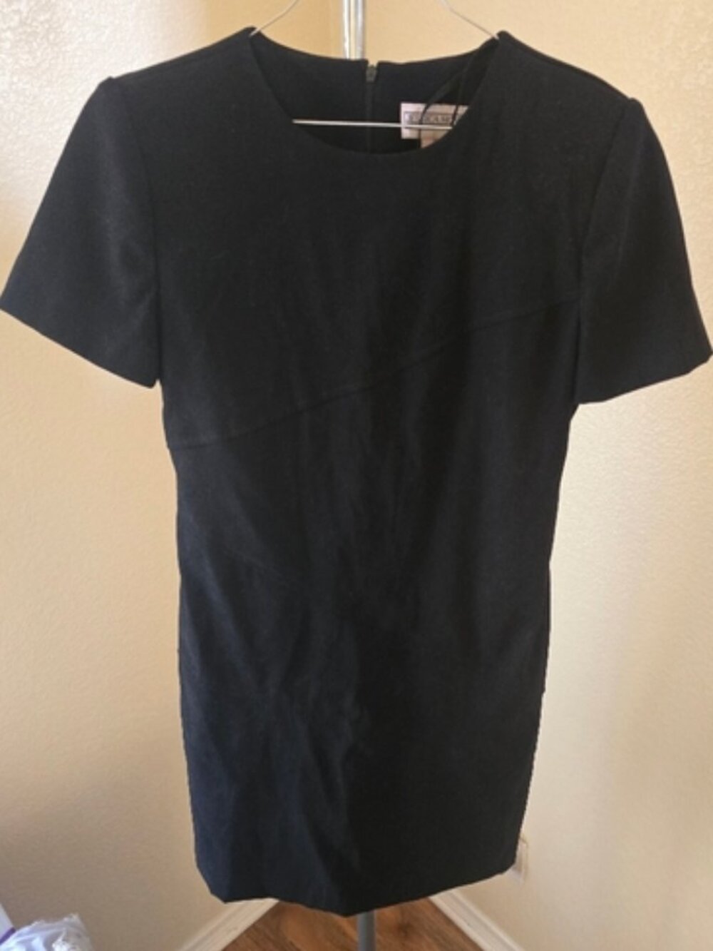 Jessica Howard Short Sleeve Padded Shoulders Zip Up Dress